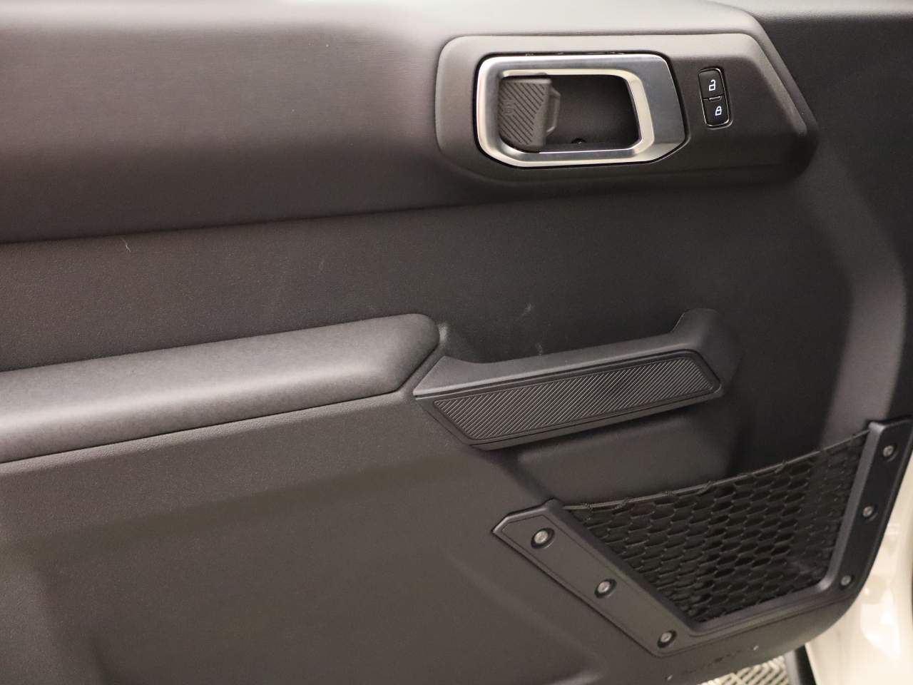 2025 Ford Bronco Badlands photo 2