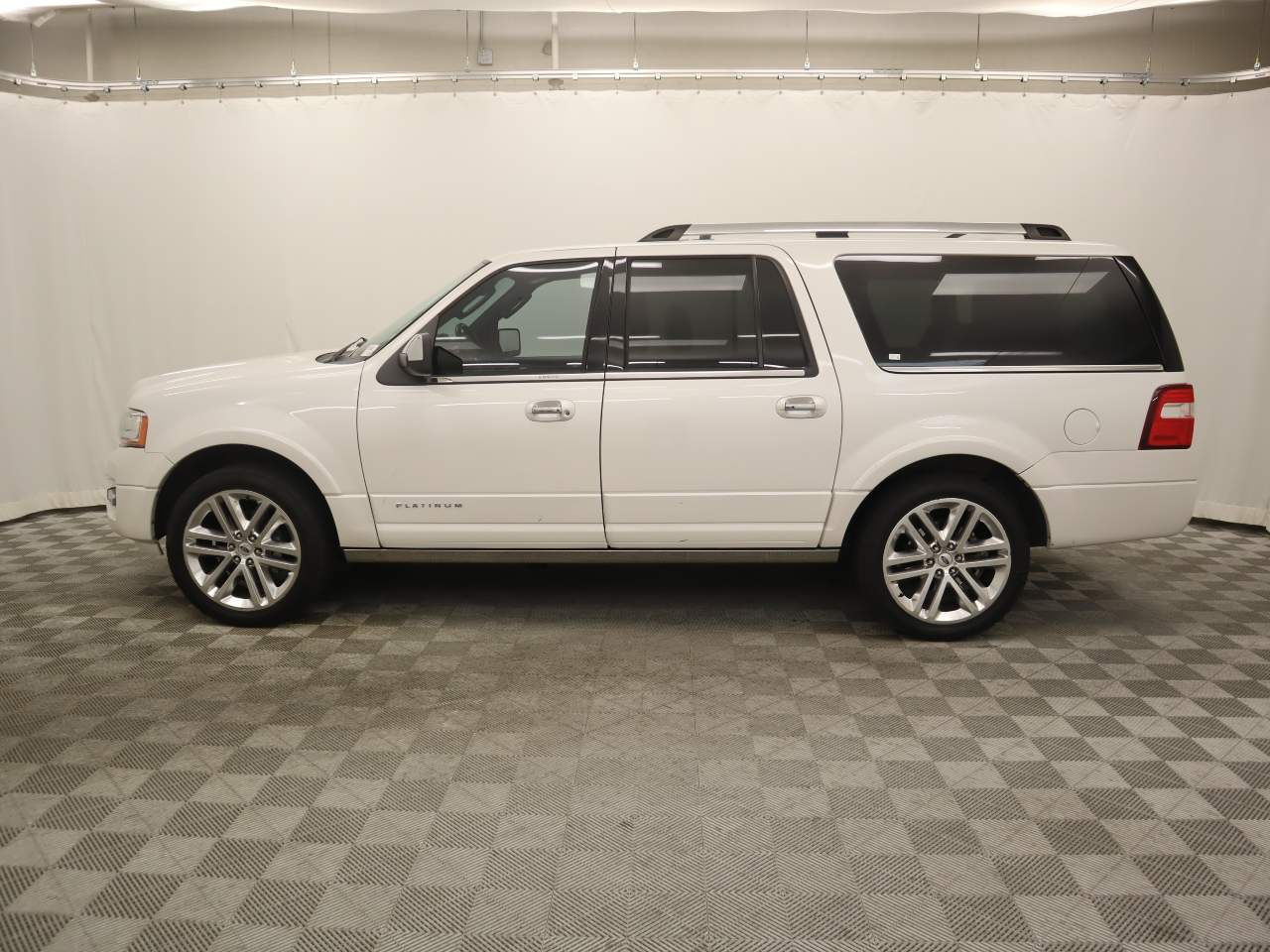 Used 2015 Ford Expedition Platinum with VIN 1FMJK1MT3FEF14361 for sale in Scottsdale, AZ