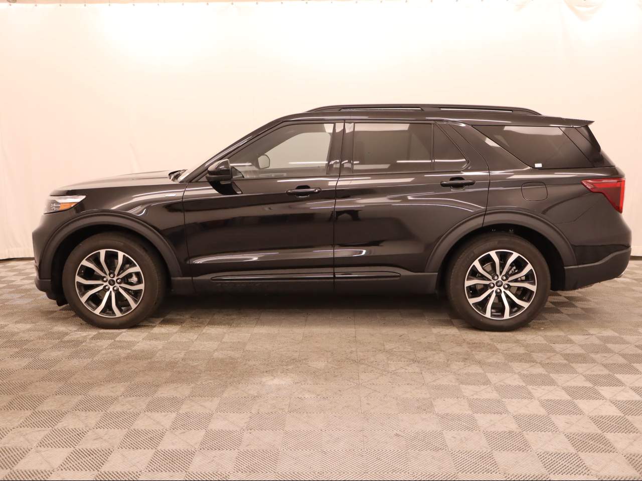 View vehicle photo 2