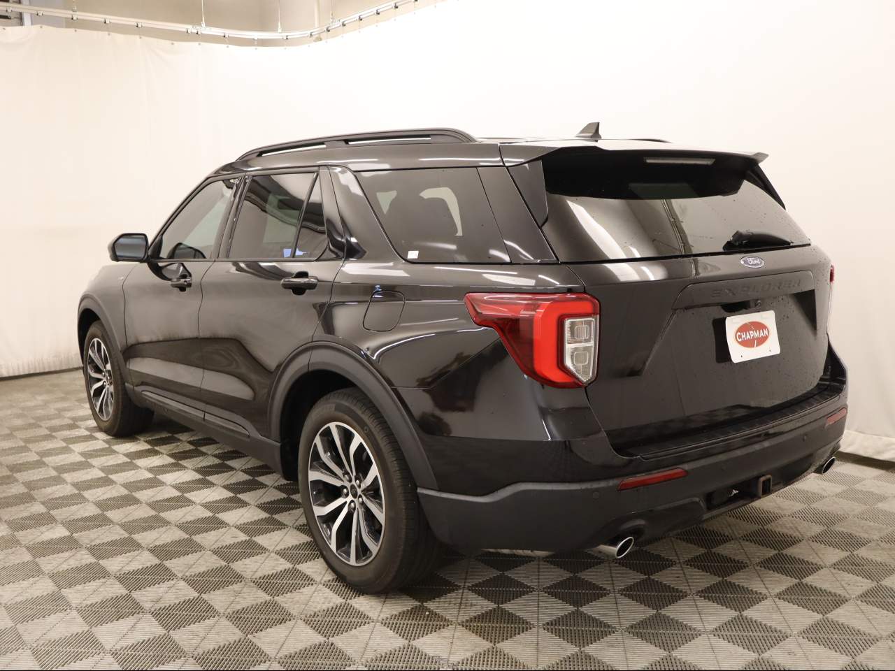 View vehicle photo 3