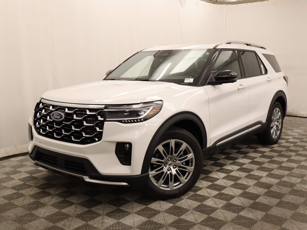 2026 Ford Explorer Platinum's photo