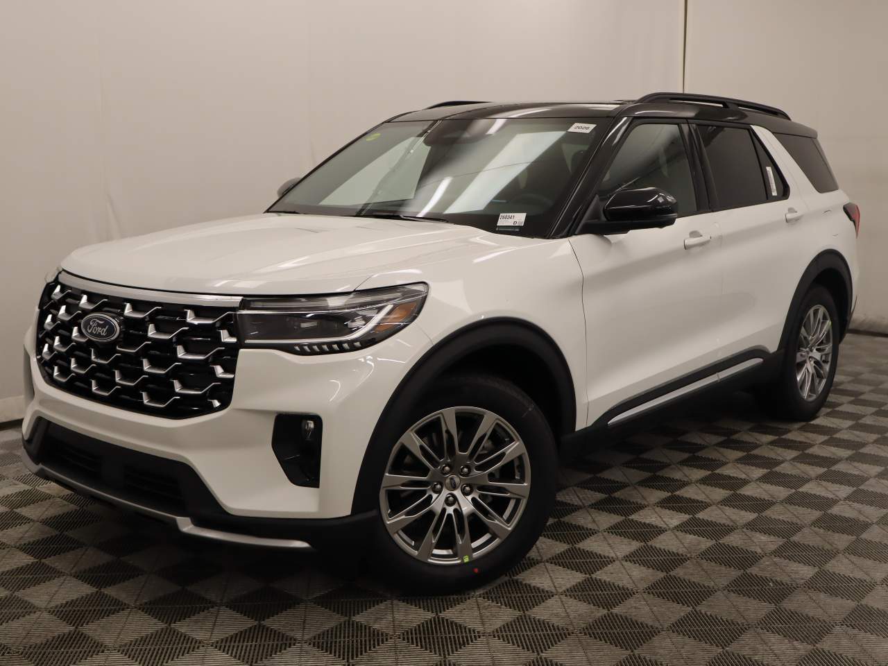 2026 Ford Explorer Platinum's photo