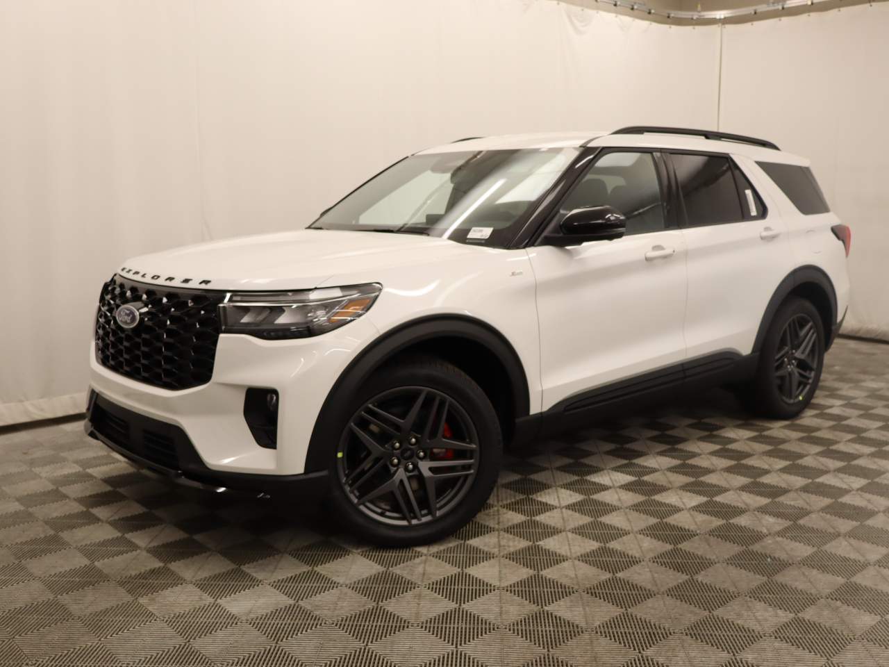 2026 Ford Explorer ST-LINE's photo