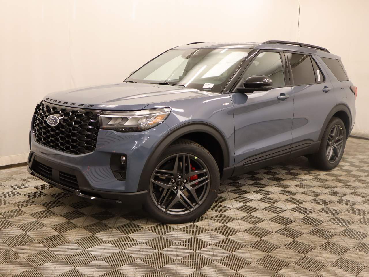 2026 Ford Explorer ST-LINE's photo