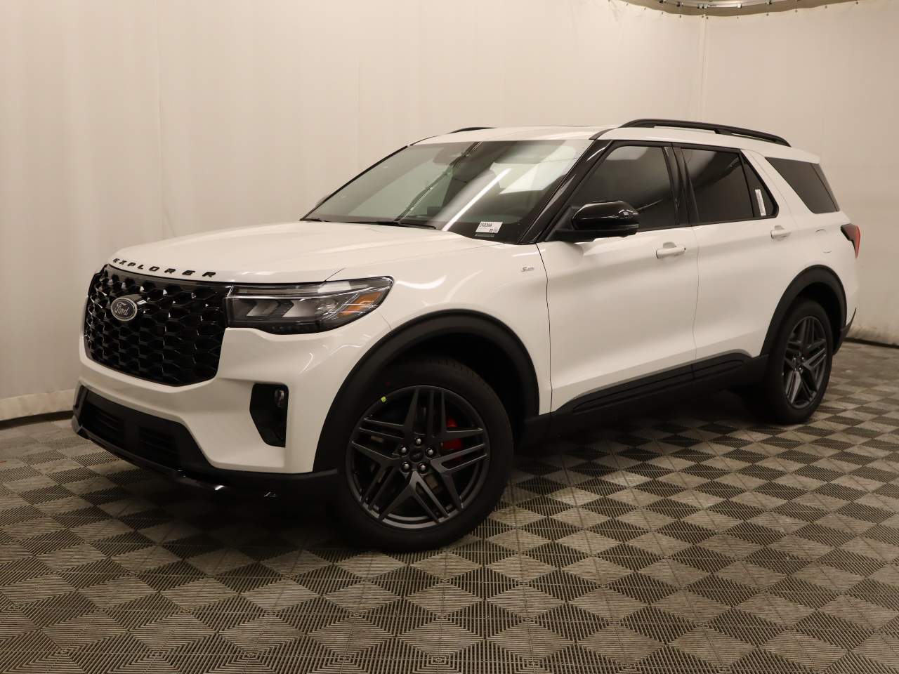 2026 Ford Explorer ST-LINE's photo