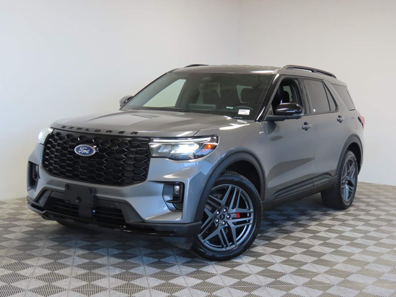 2025 Ford Explorer ST-LINE 4WD (PL535)'s photo