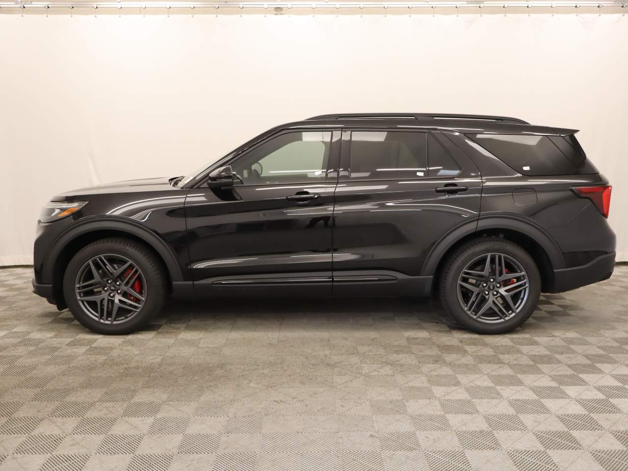 2025 Ford Explorer ST photo 2