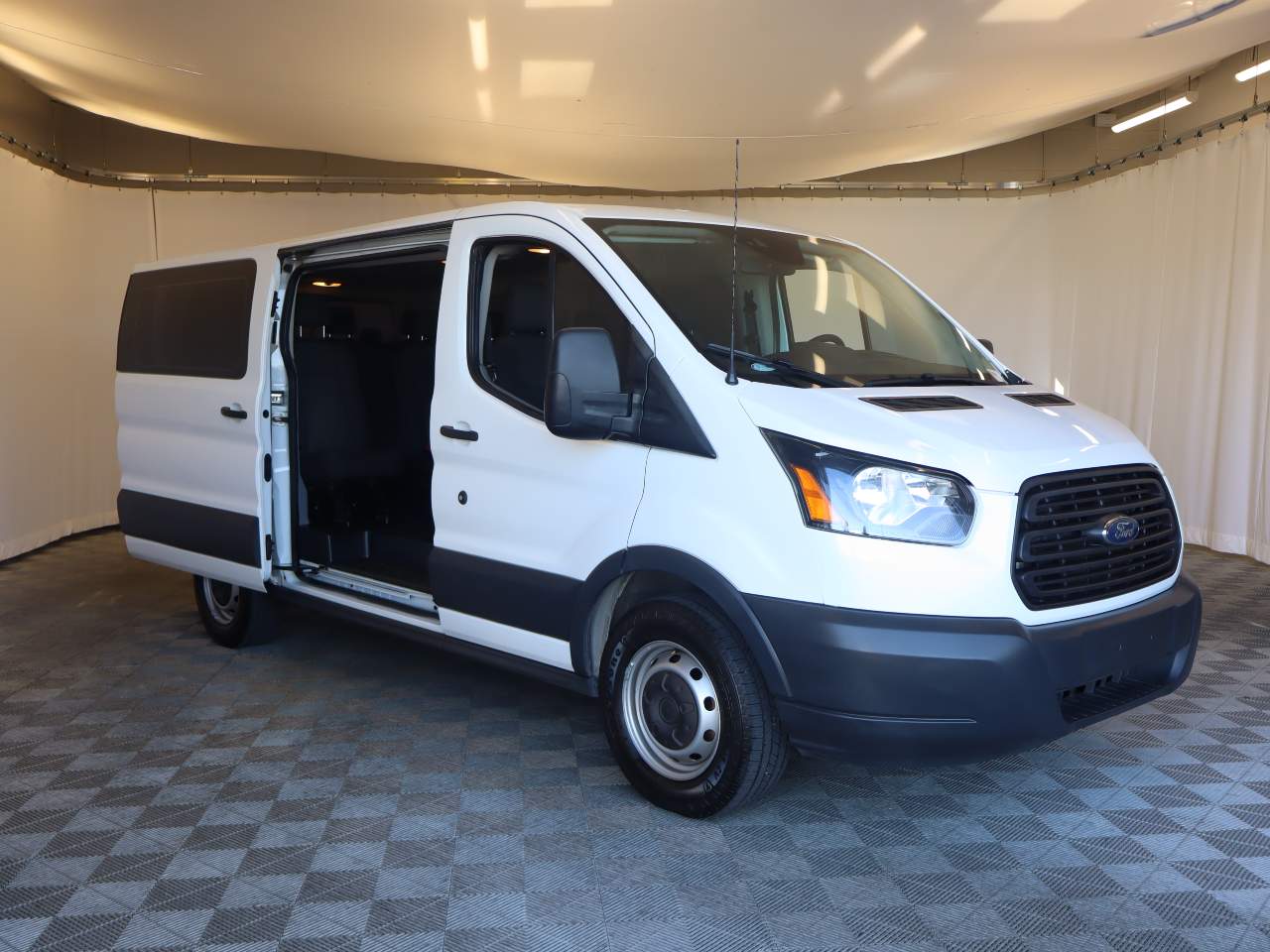 2018 Ford Transit 150 XL