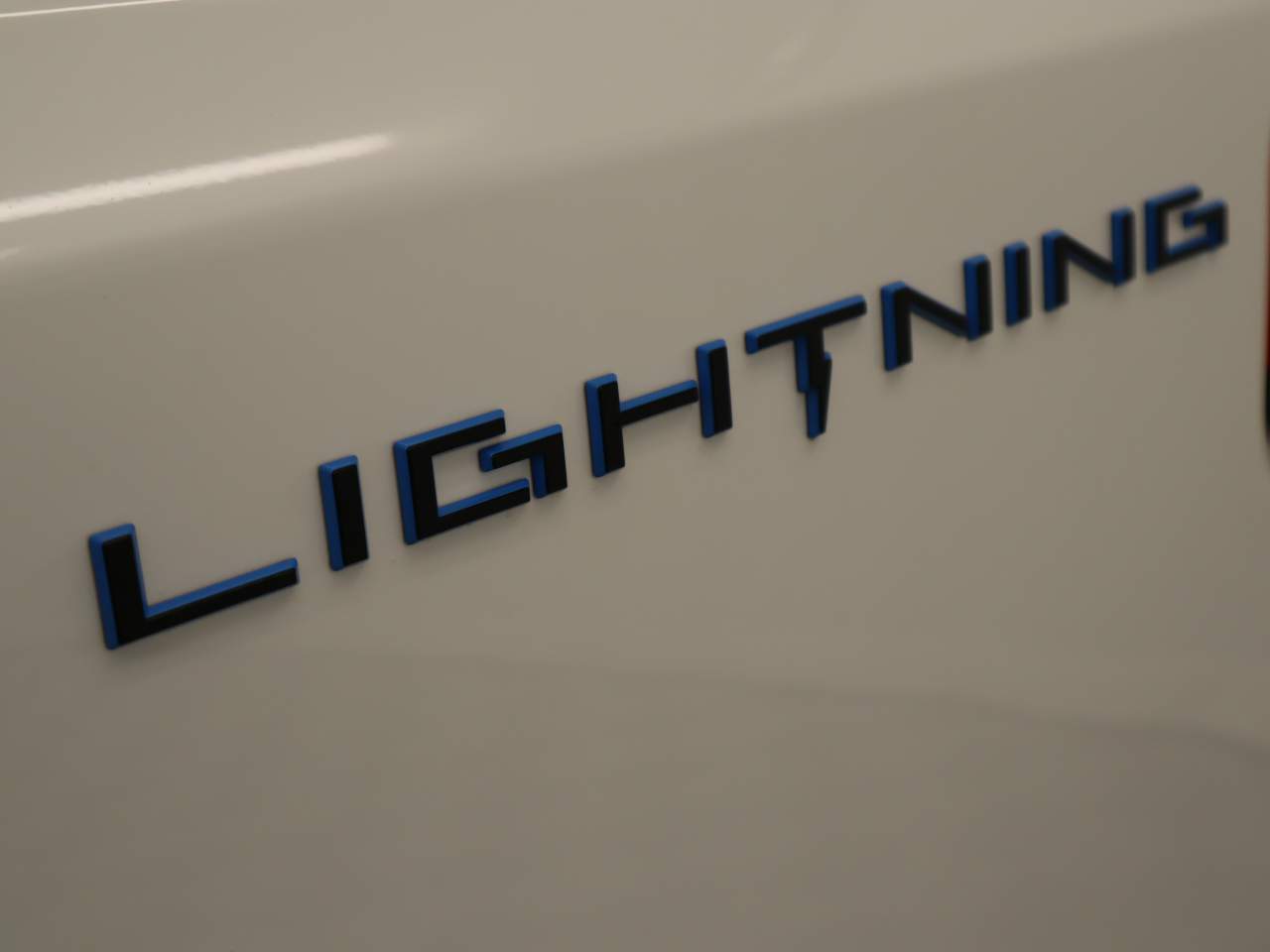 2023 Ford F-150 Lightning SuperCrew XLT