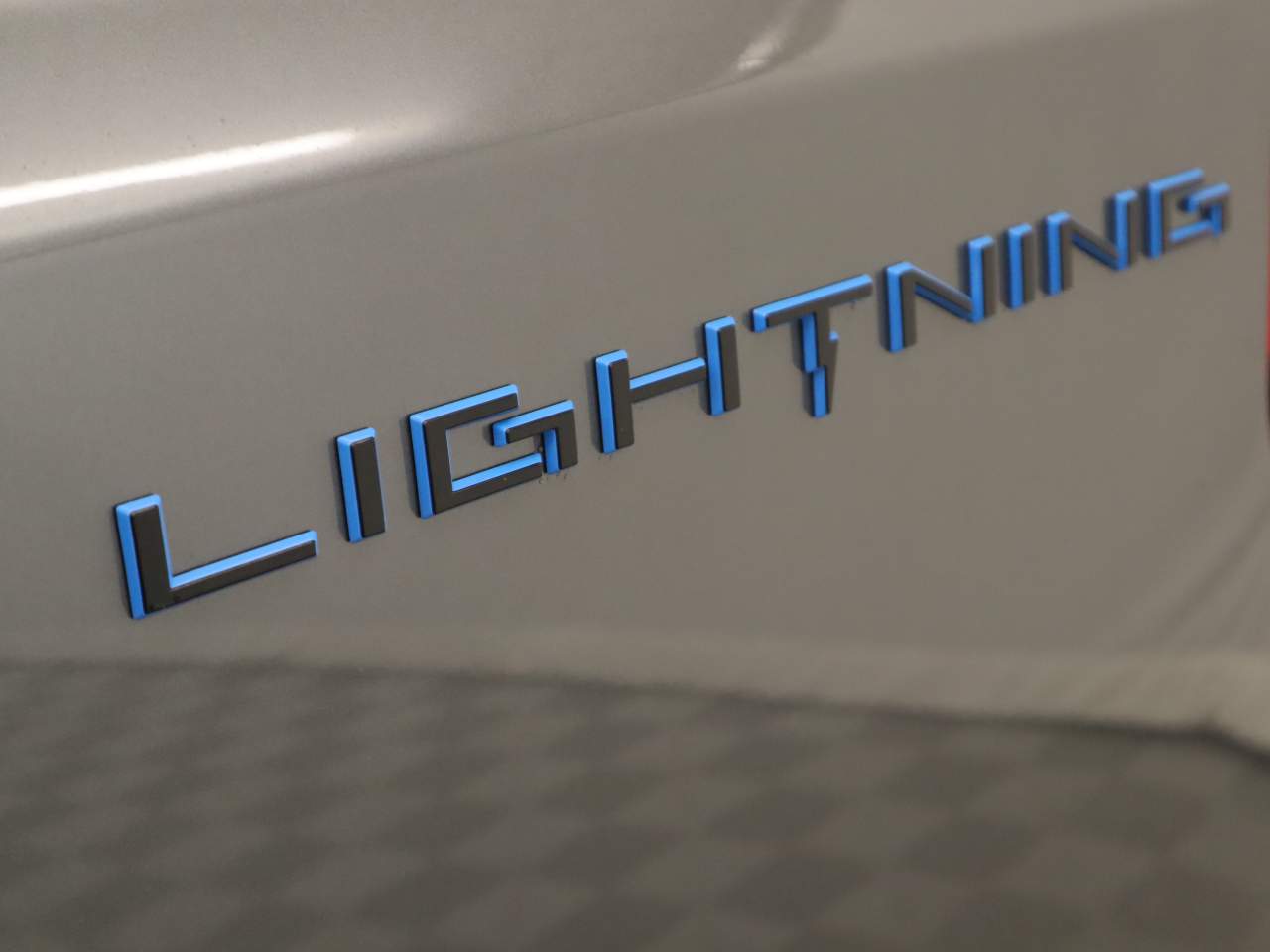 2023 Ford F-150 Lightning SuperCrew Lariat