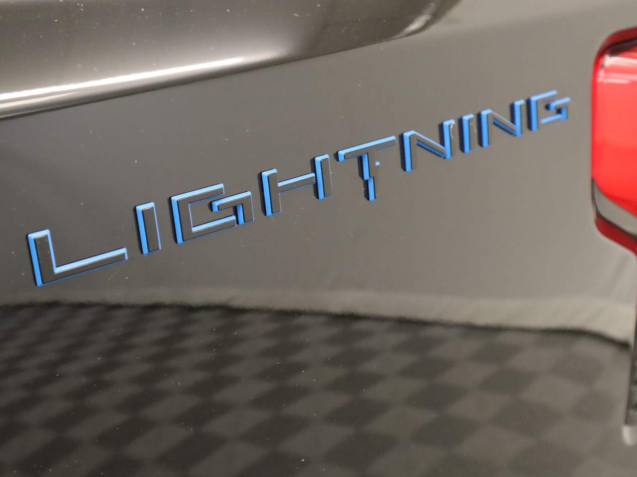 2023 Ford F-150 Lightning SuperCrew Platinum