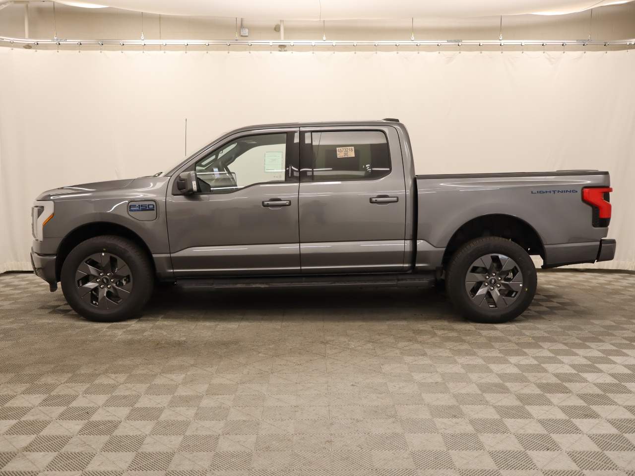 2025 Ford F-150 Lightning SuperCrew Lariat