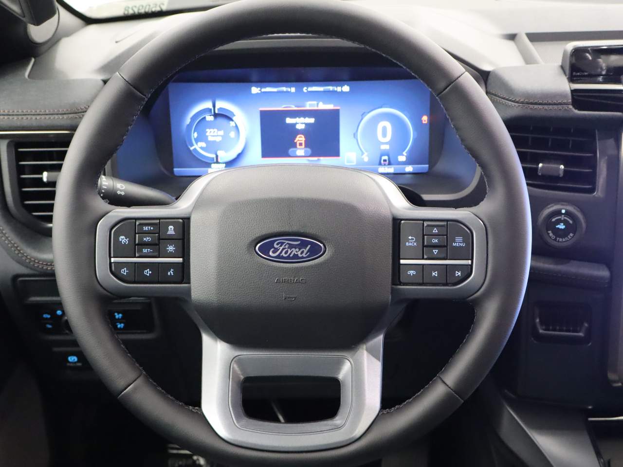 2025 Ford F-150 Lightning Lariat - Photo 13