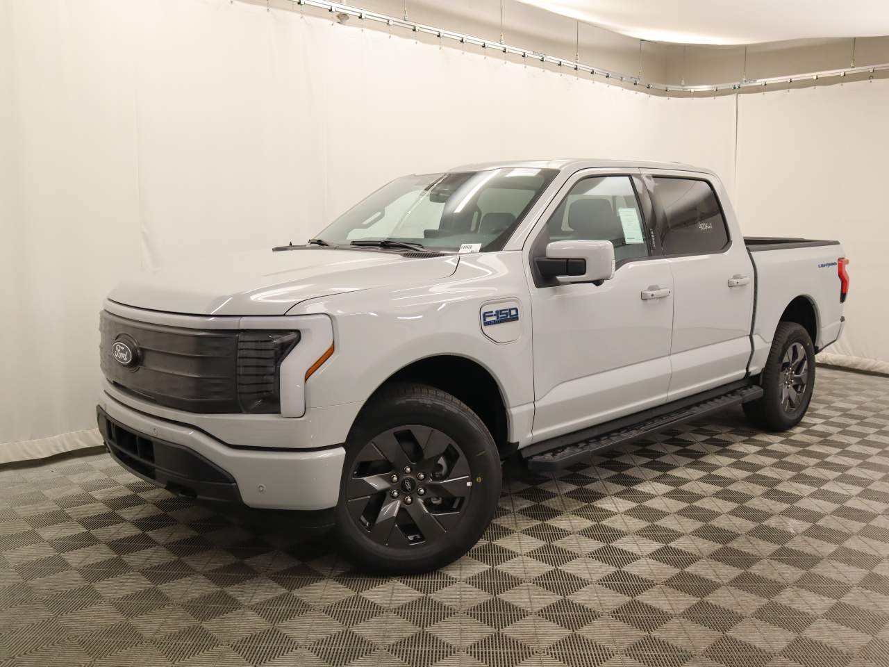 2024 Ford F-150 Lightning SuperCrew Lariat