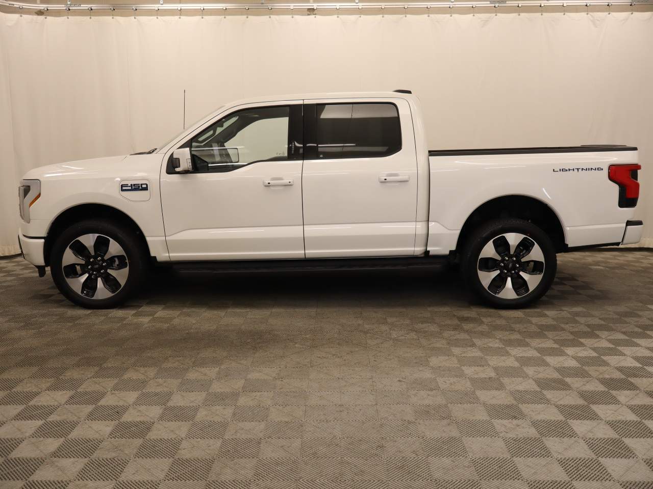 2025 Ford F-150 Lightning SuperCrew Platinum