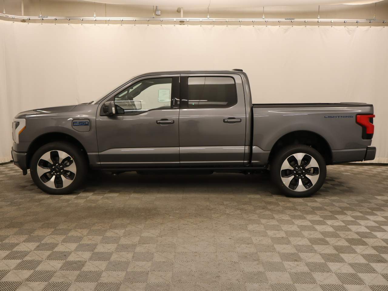 2025 Ford F-150 Lightning SuperCrew Platinum