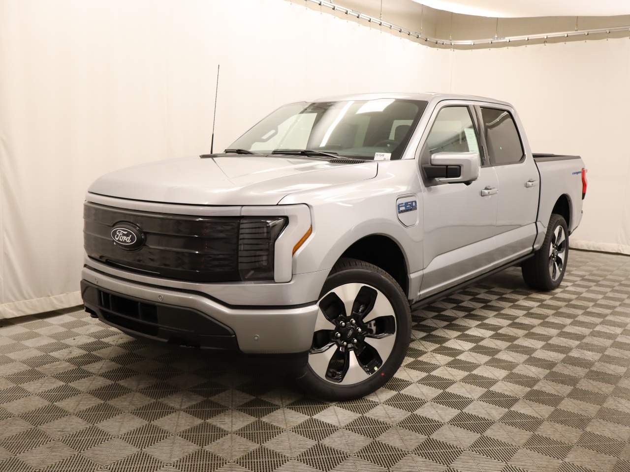 2025 Ford F-150 Lightning SuperCrew Platinum