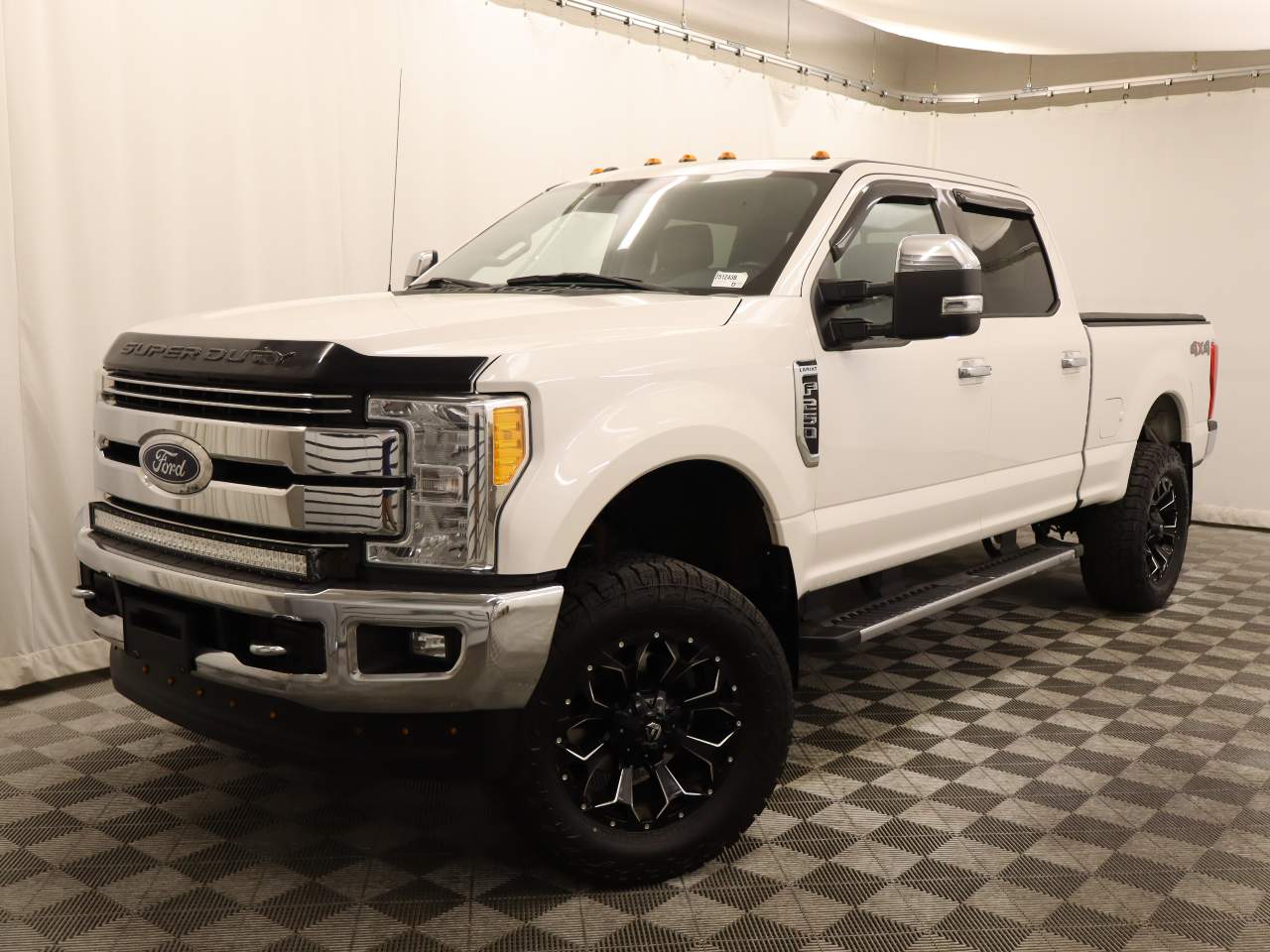 White Platinum Metallic Tri-Coat 2017 Ford F-250 Super Duty Lariat Crew Cab 4WD Pickup Truck Four-Wheel Drive 6-Speed Automatic