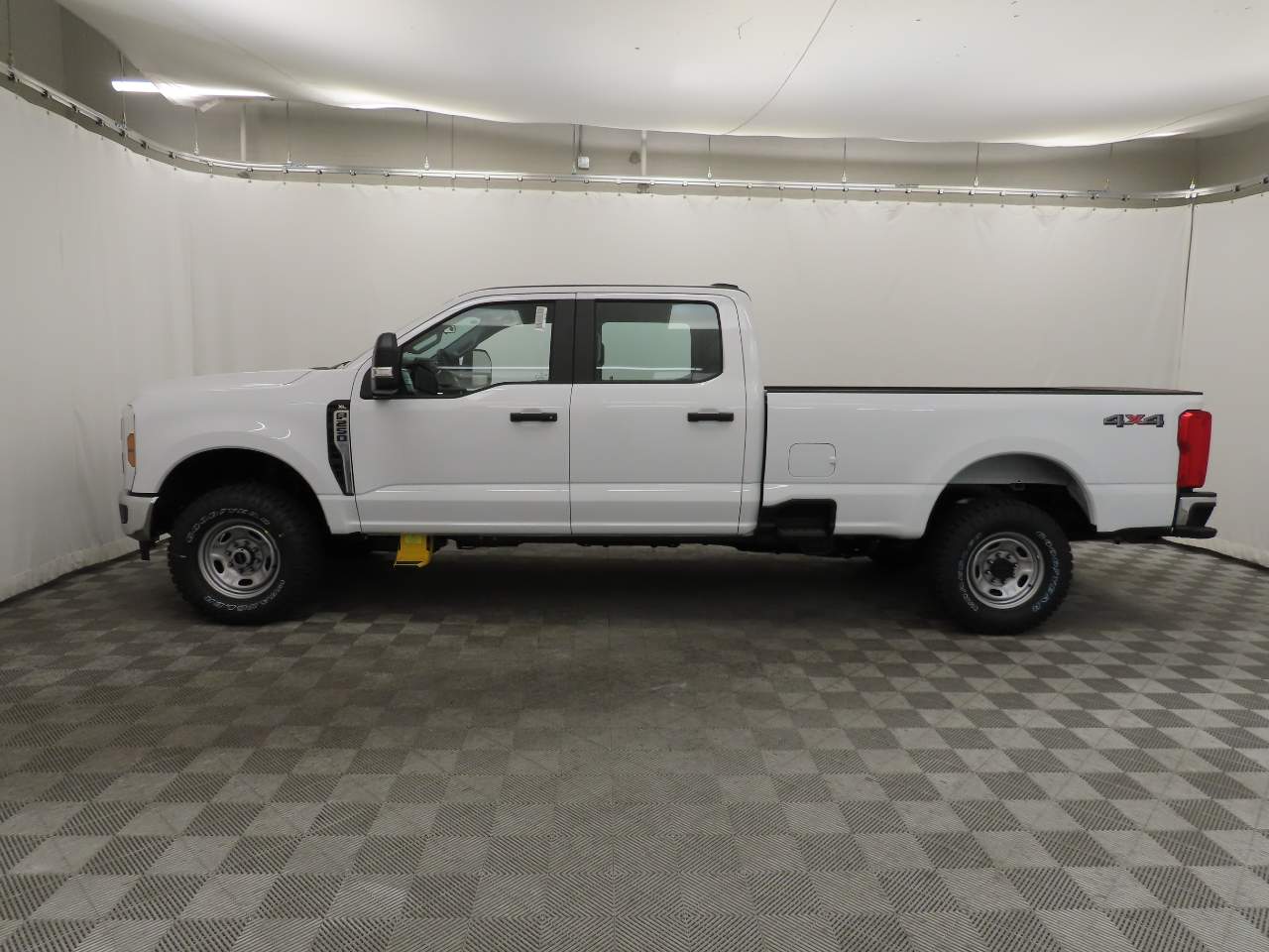 2024 Ford F-250 Super Duty Crew Cab XL