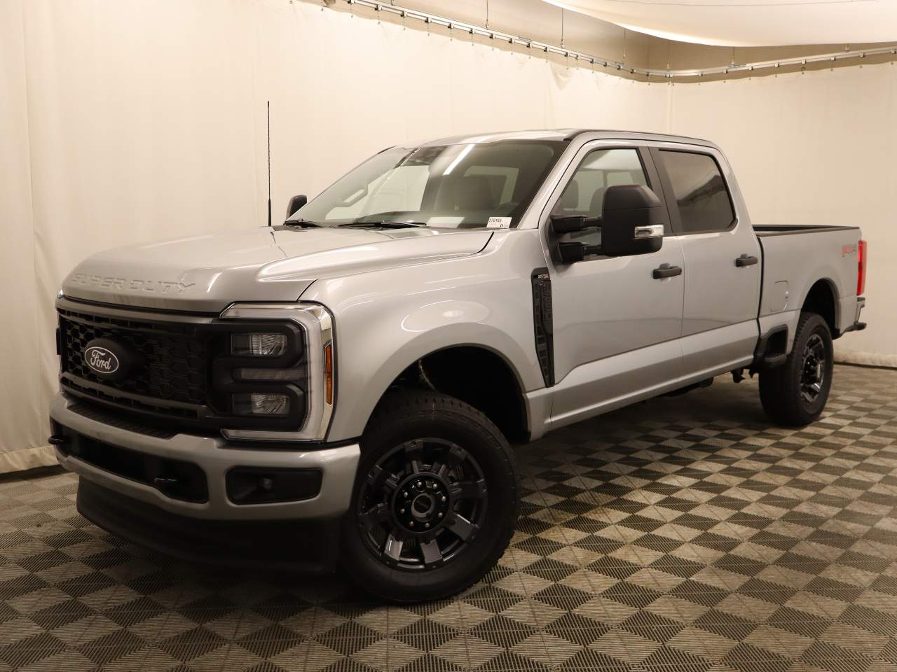 2027 Ford F-250 Super Duty Crew Cab XL