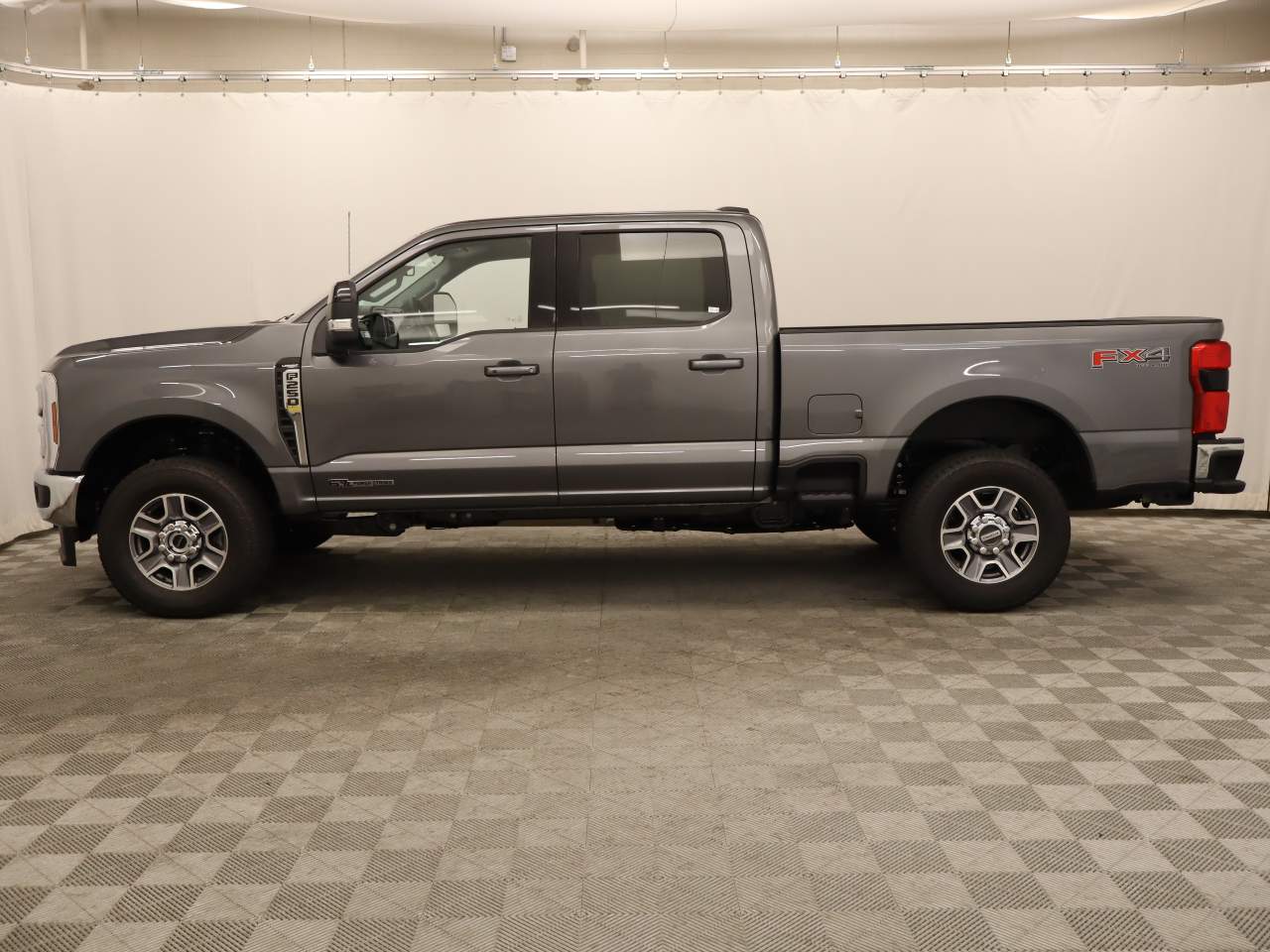 2025 Ford F-250 Super Duty Crew Cab Lariat