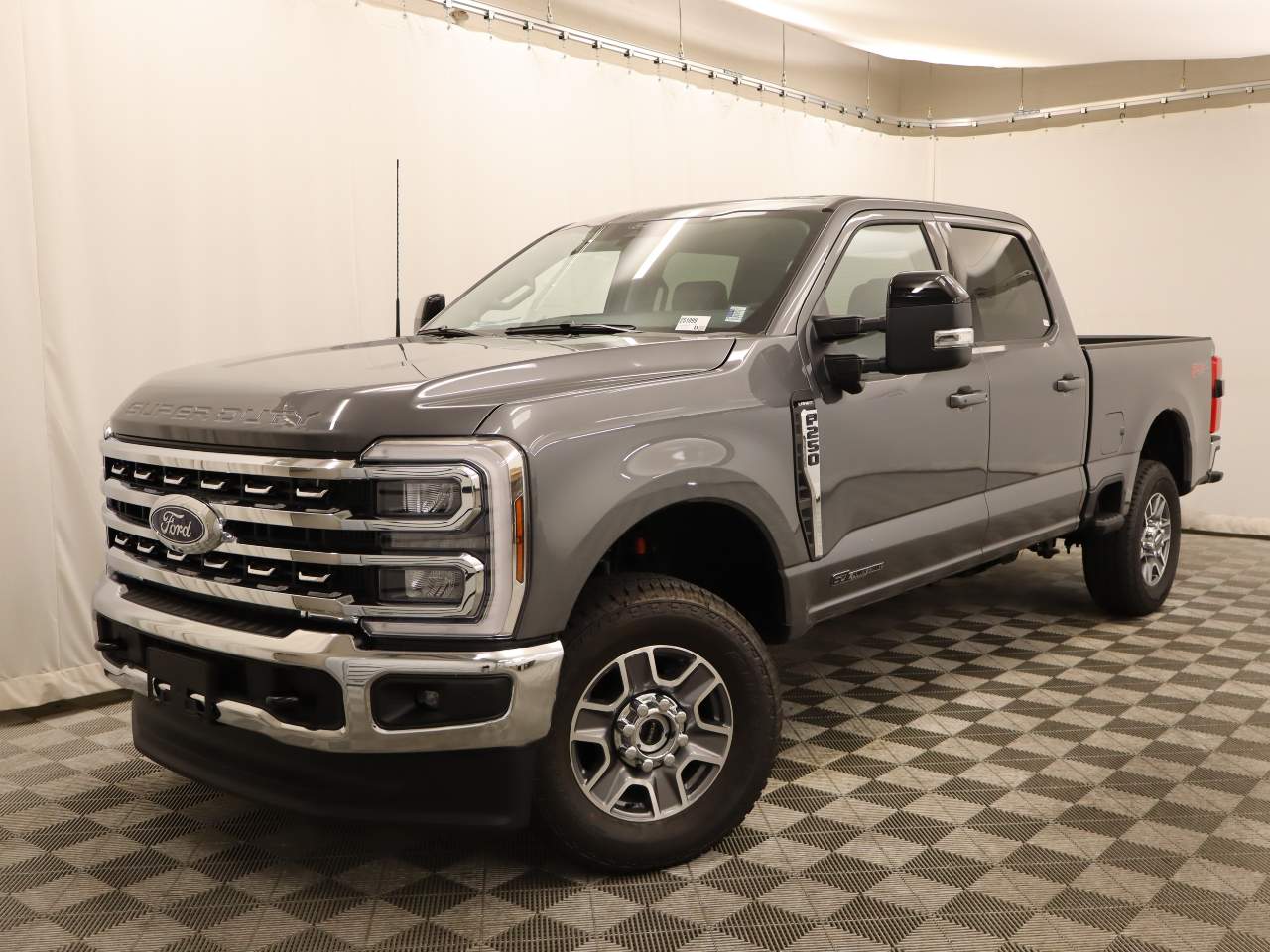2025 Ford F-250 Super Duty Crew Cab Lariat