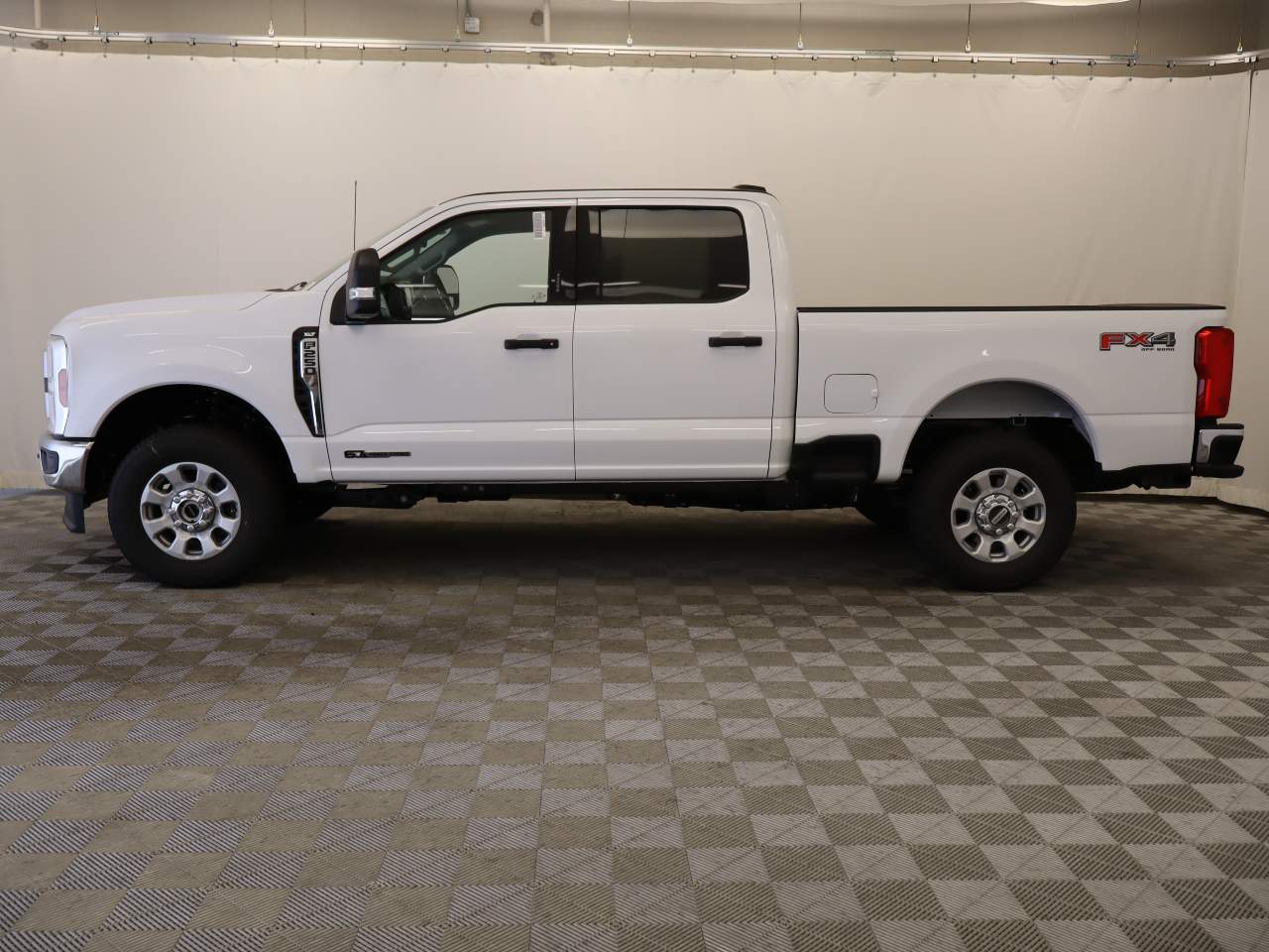 2024 Ford F-250 Super Duty Crew Cab XLT