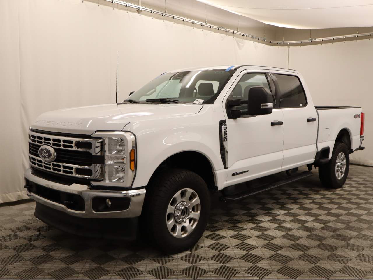 2024 Ford F-250 Super Duty XLT Crew Cab