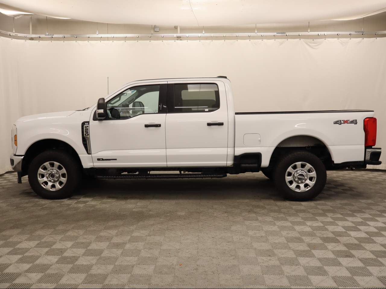 2024 Ford F-250 Super Duty XLT Crew Cab