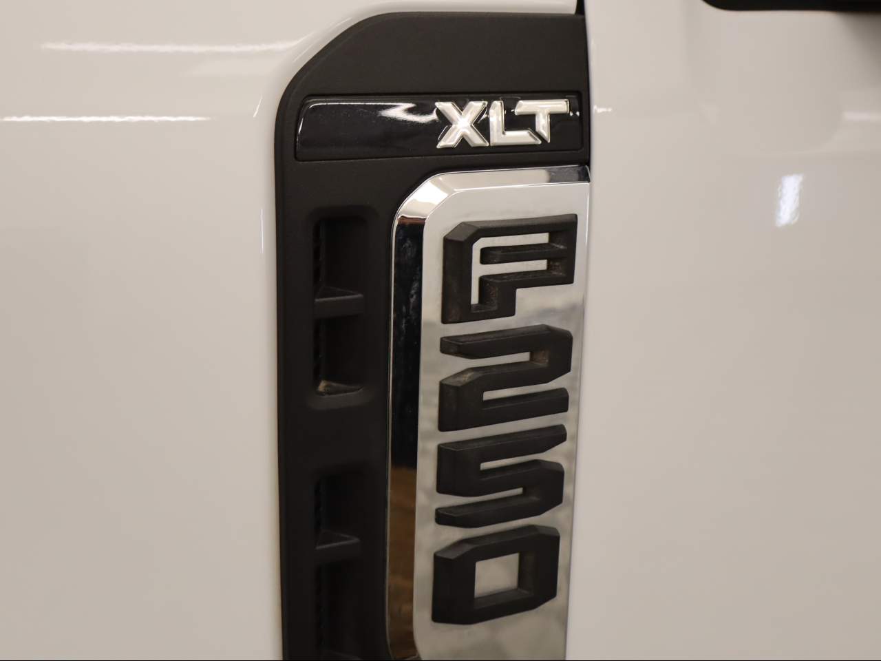 2025 Ford F-250 Super Duty XLT Crew Cab