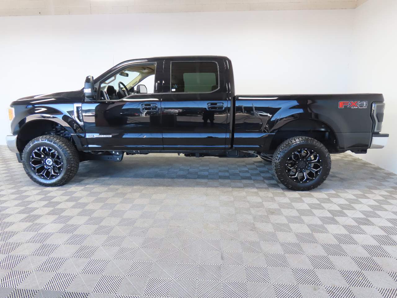 2017 Ford F-250 Super Duty Lariat Crew Cab