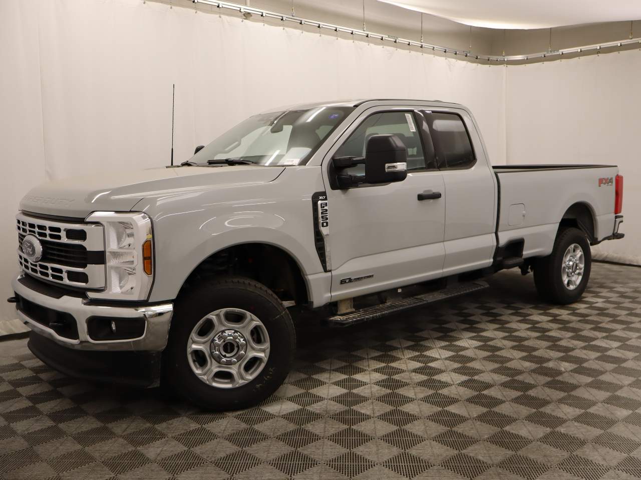 2025 Ford F-250 Super Duty SuperCab XLT