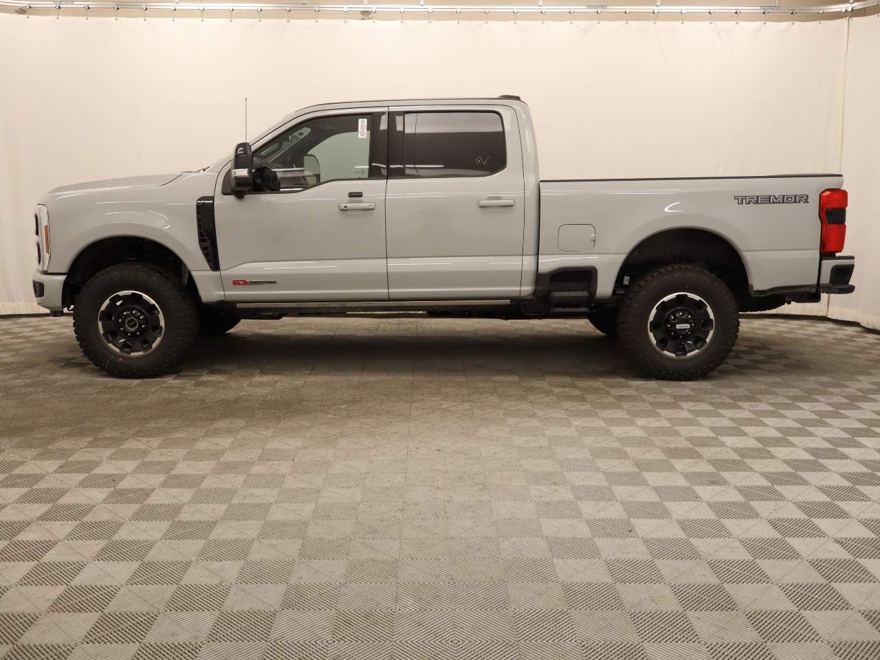 2025 Ford F-250 Super Duty Crew Cab XL