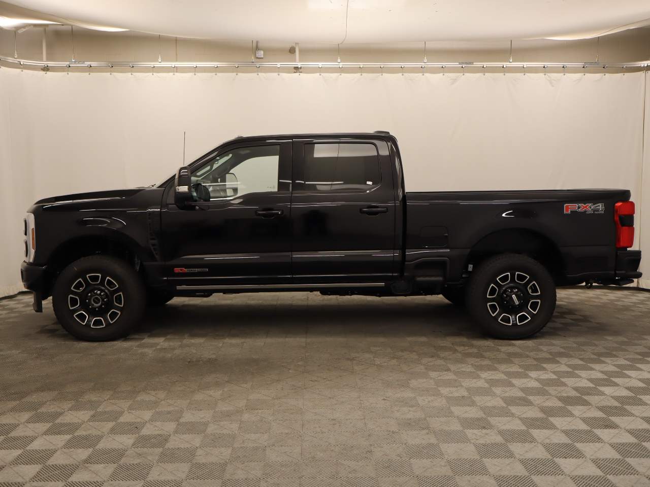 2025 Ford F-250 Super Duty Crew Cab XL