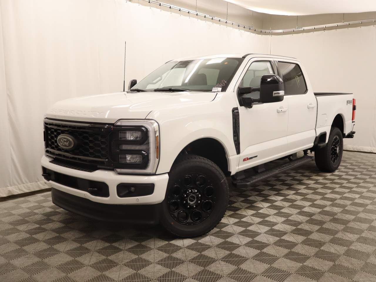 2025 Ford F-250 Super Duty Crew Cab Lariat