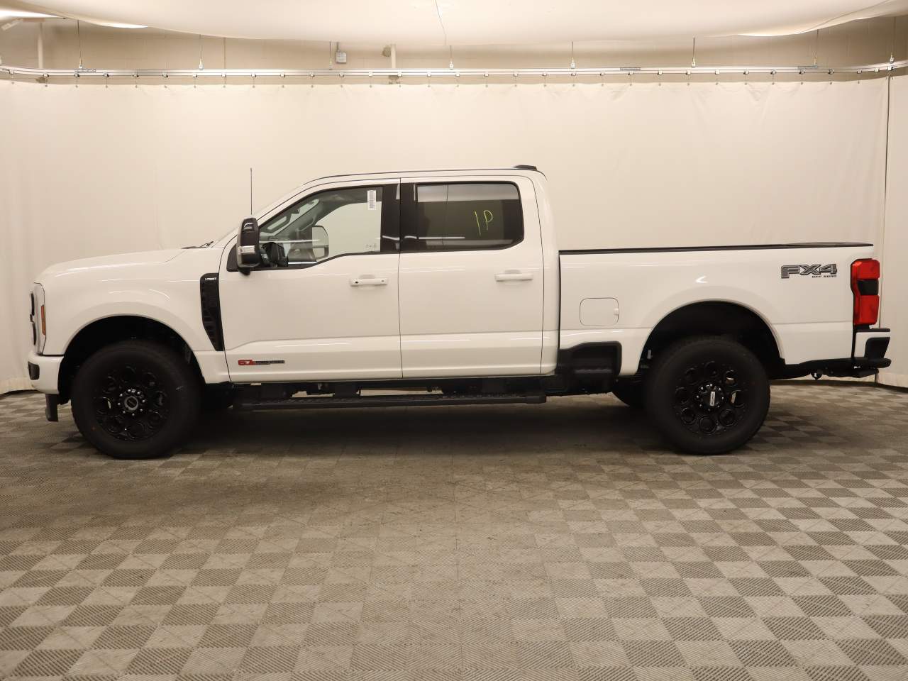 2025 Ford F-250 Super Duty Crew Cab Lariat