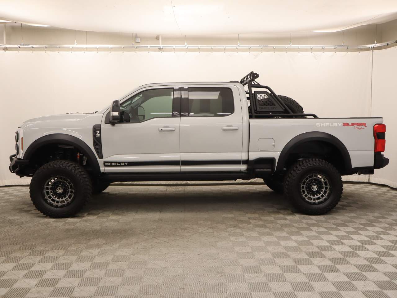 2025 Ford F-250 Super Duty Crew Cab XL
