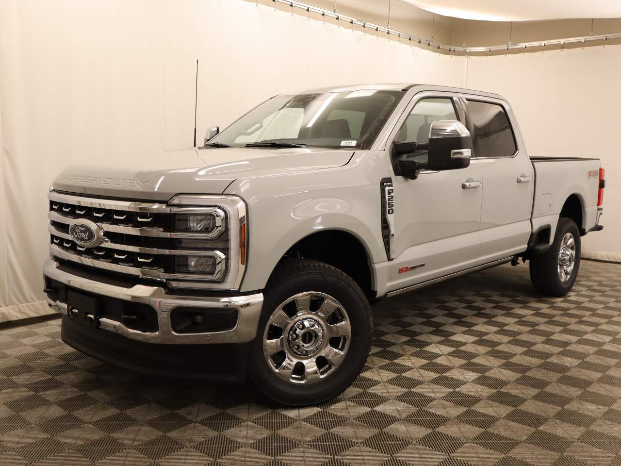 2025 Ford F-250 Super Duty Crew Cab XL