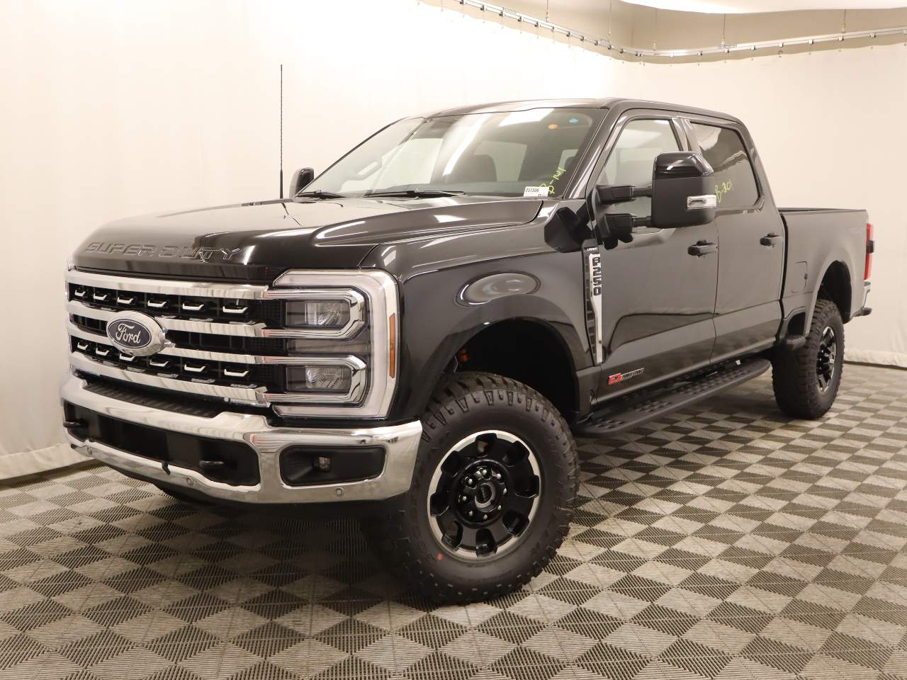 2025 Ford F-250 Super Duty Crew Cab Lariat
