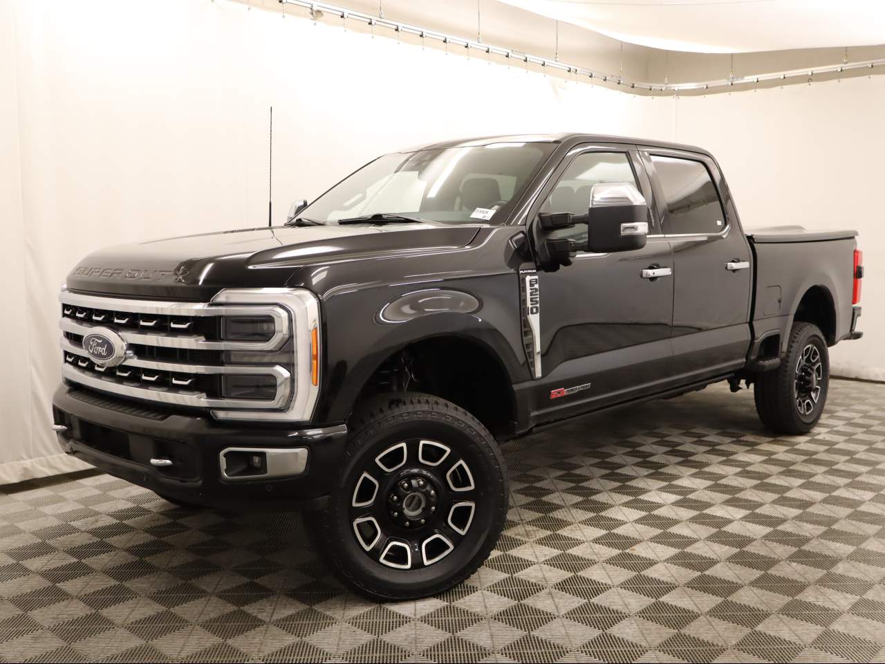 2023 Ford F-250 Super Duty Platinum Crew Cab 4WD