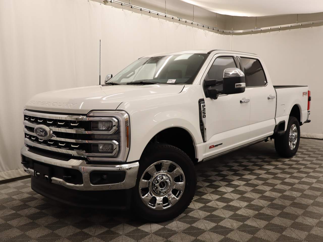 2025 Ford F-250 Super Duty Crew Cab Lariat