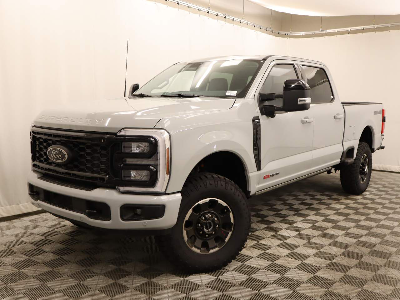 2025 Ford F-250 Super Duty Crew Cab Lariat