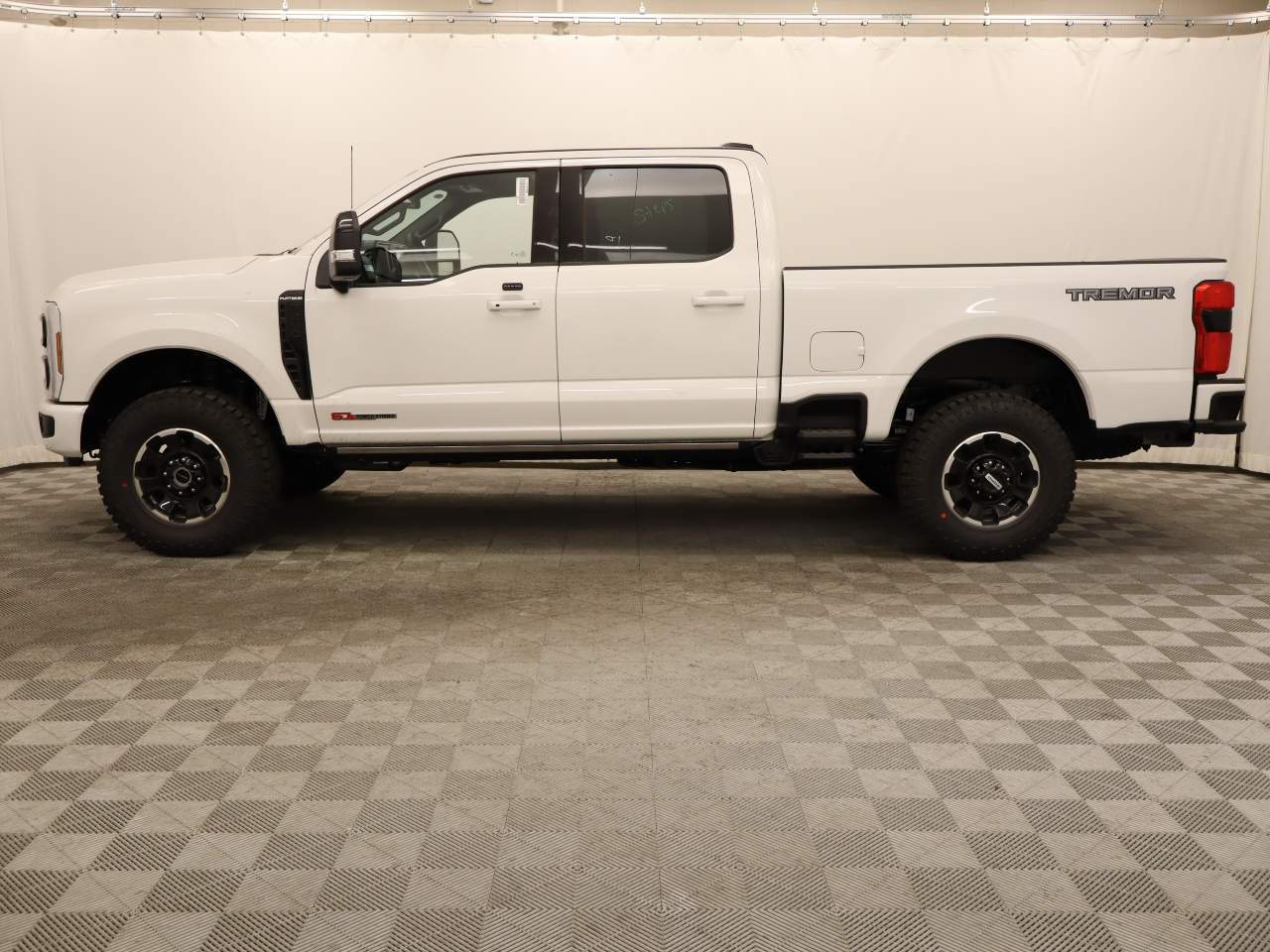 2025 Ford F-250 Super Duty Crew Cab Platinum