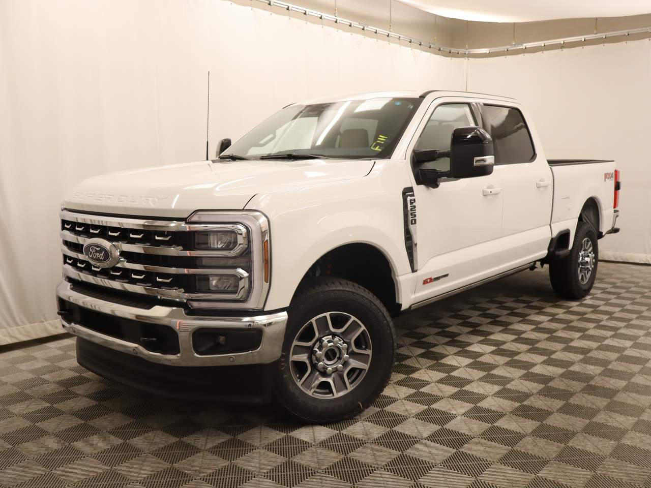 2025 Ford F-250 Super Duty Crew Cab Lariat