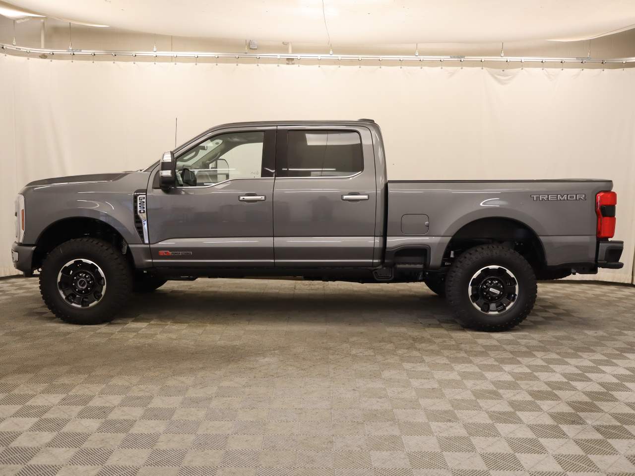 2027 Ford F-250 Super Duty Crew Cab Platinum