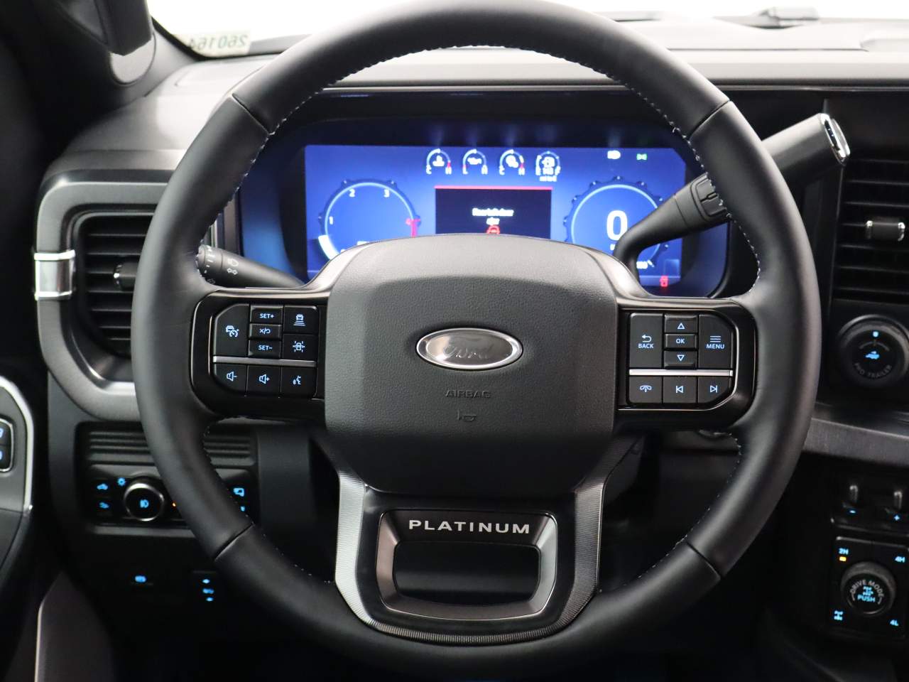 2026 Ford F-250 Super Duty Platinum - Photo 13