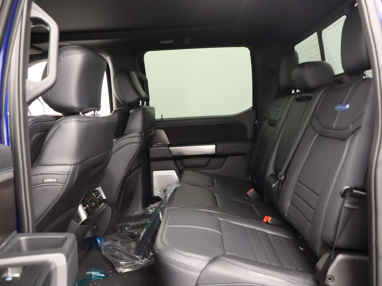 2026 Ford F-250 Super Duty Platinum - Photo 17