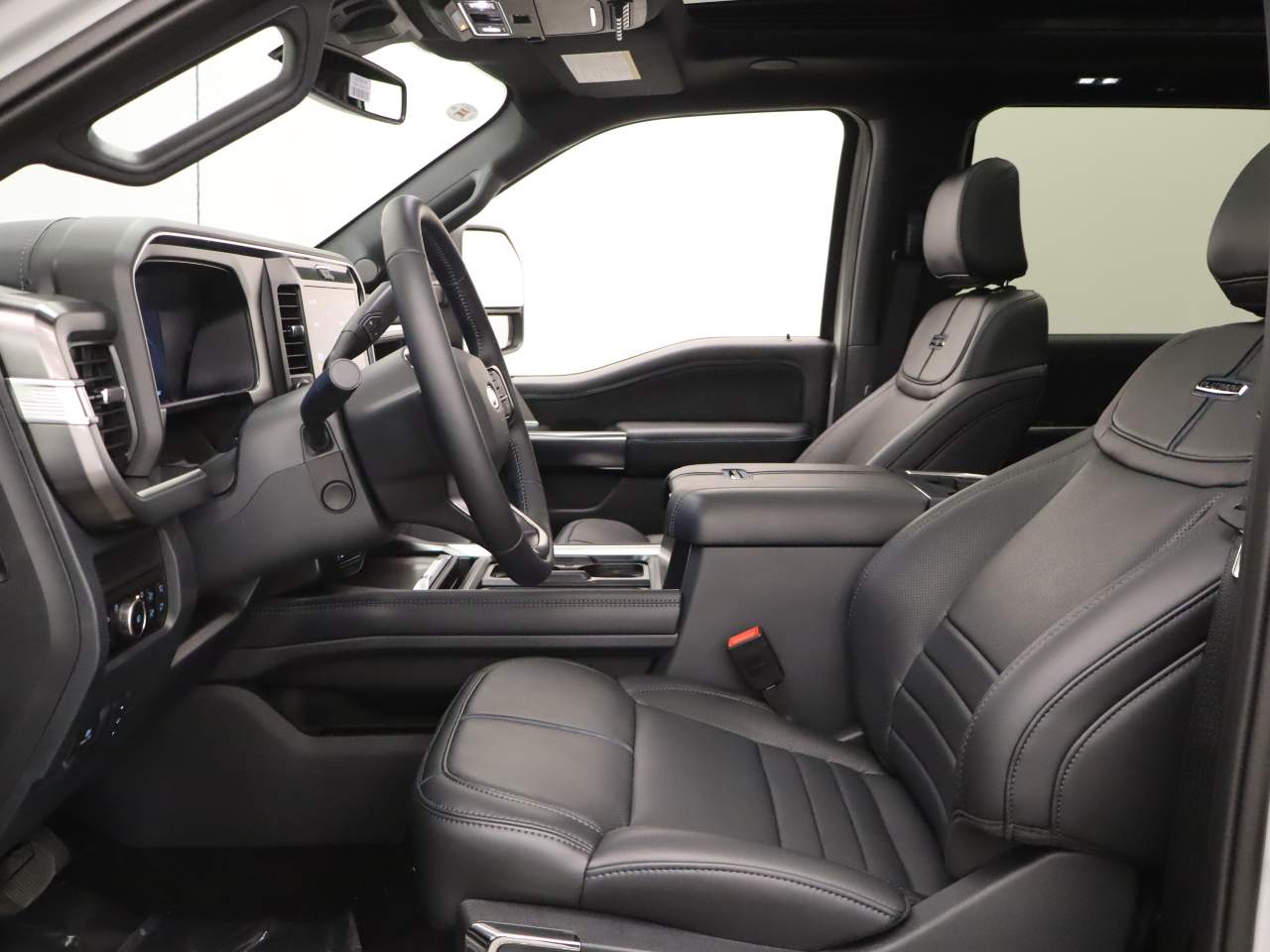 2026 Ford F-250 Super Duty Platinum - Photo 16