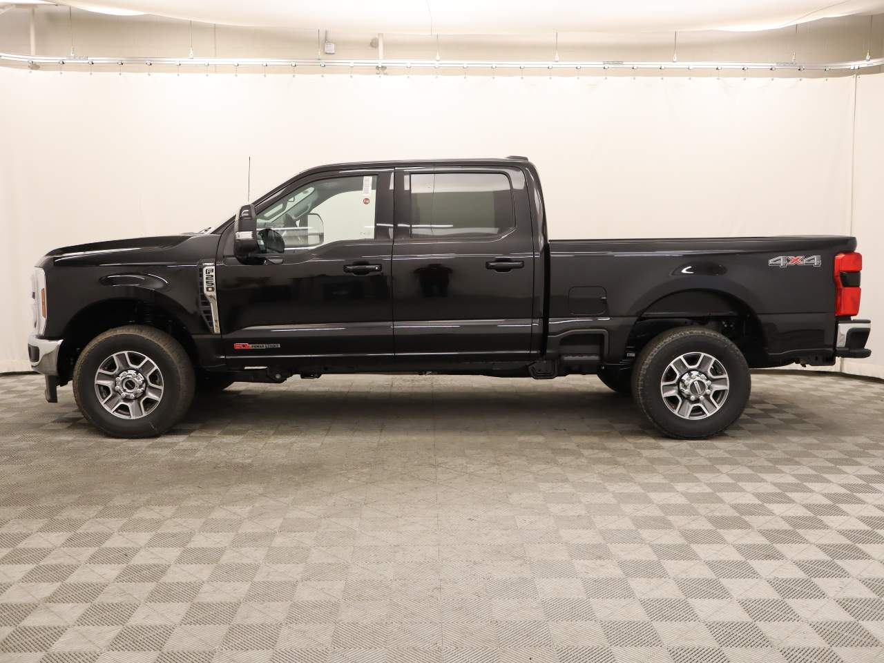 2025 Ford F-250 Super Duty Crew Cab Lariat