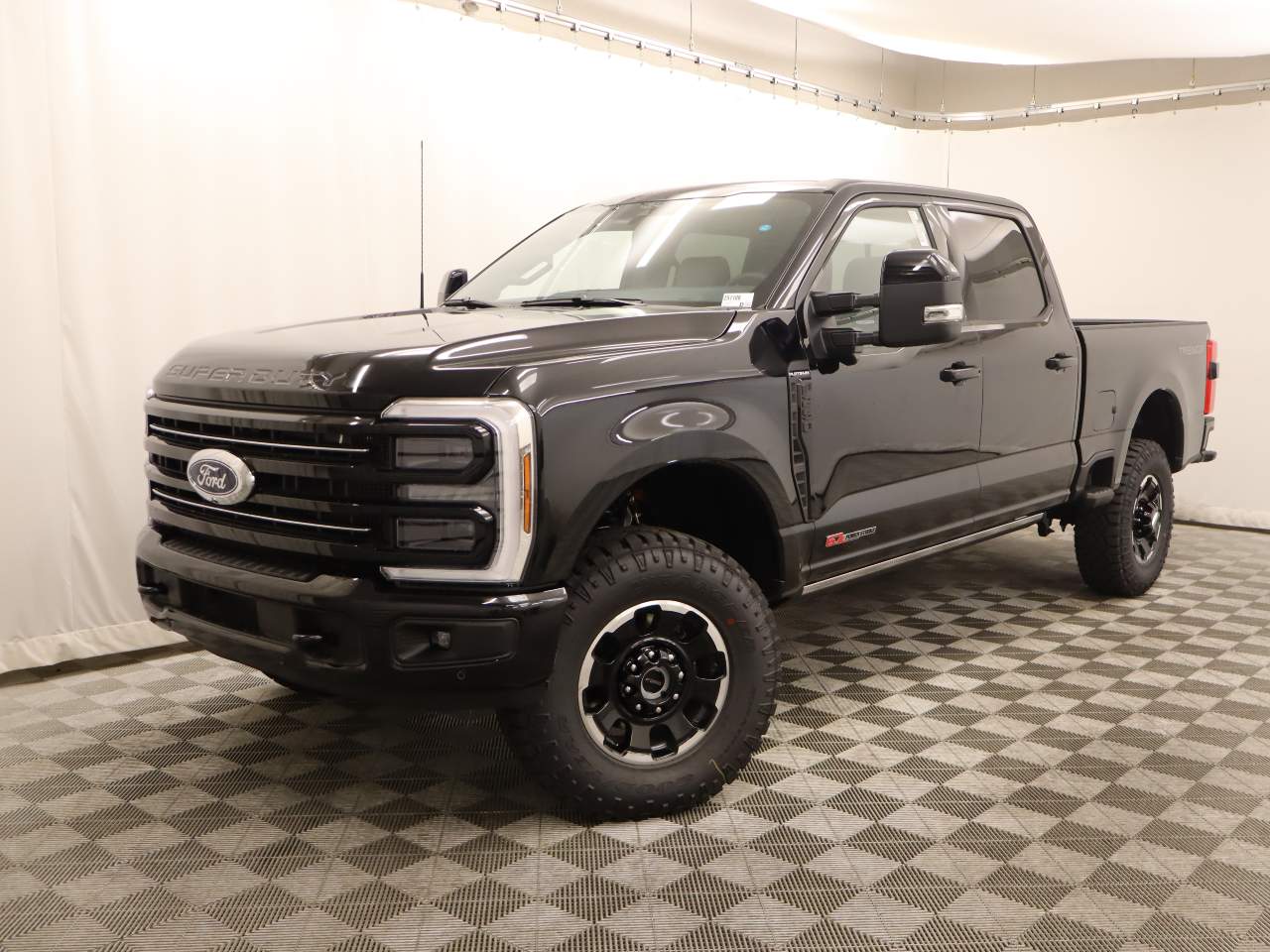 2025 Ford F-250 Super Duty Crew Cab Platinum